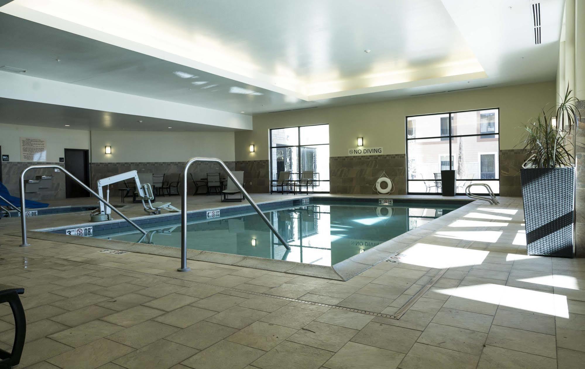 Hampton Inn & Suites I-35/Mulvane Екстер'єр фото